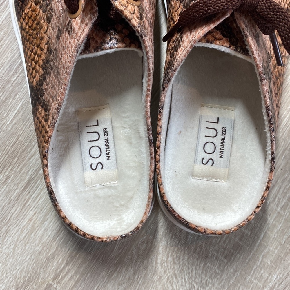 SOUL Naturalizer Kemper Mule Slip-On snake print Sneakers - Picture 5 of 9